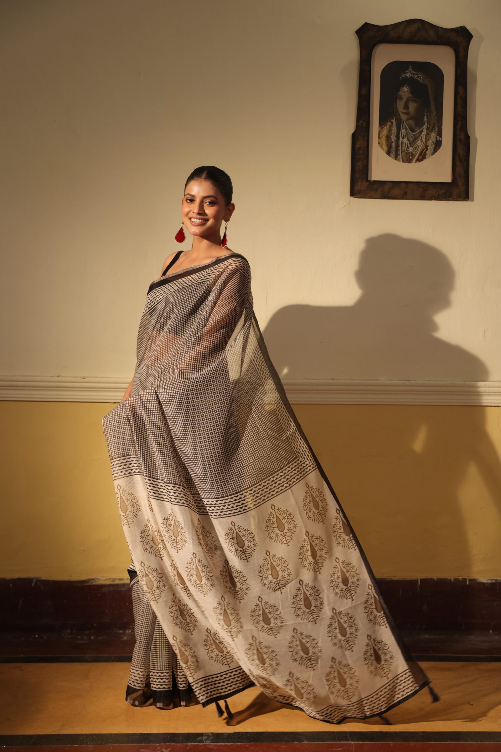 Black & White Checks linen saree with white ajrakh print with tassels - Image 5