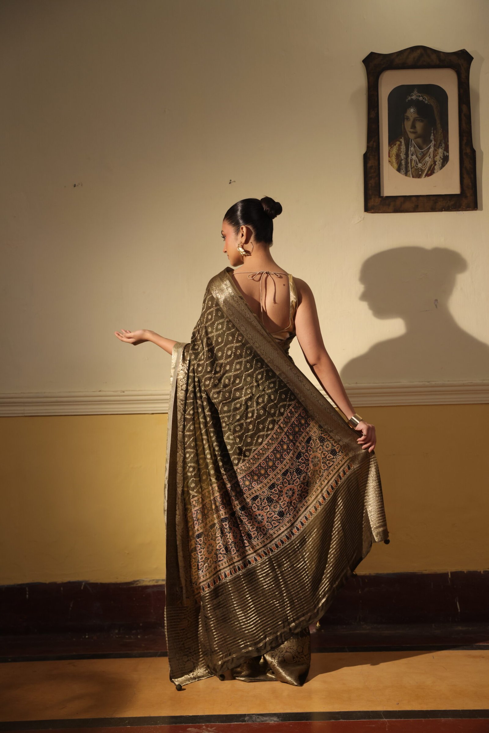 Mendhi green overall ajrakh maheshwari silk saree with brocade border & blouse with tassels - Image 4