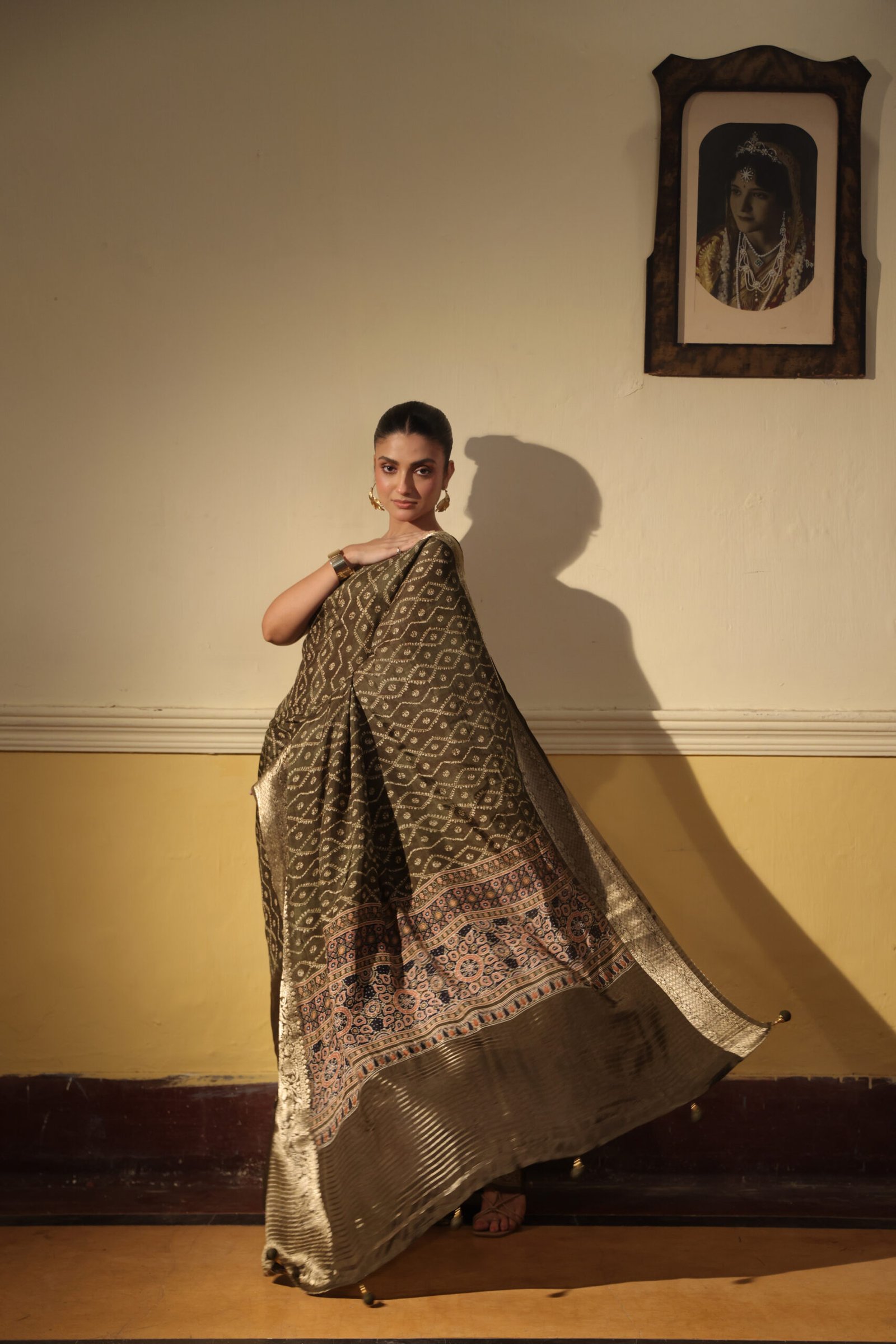 Mendhi green overall ajrakh maheshwari silk saree with brocade border & blouse with tassels - Image 3