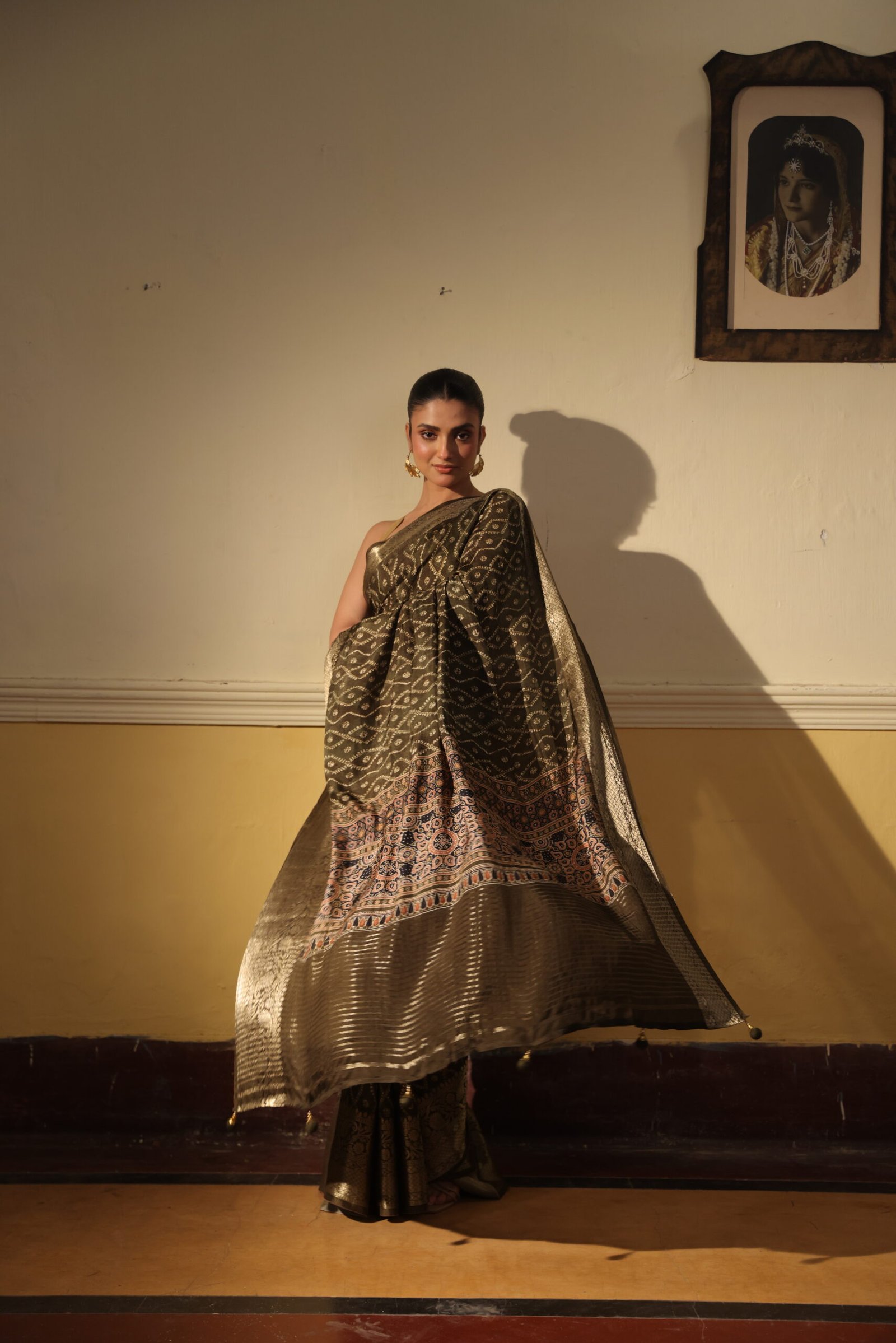 Mendhi green overall ajrakh maheshwari silk saree with brocade border & blouse with tassels - Image 5
