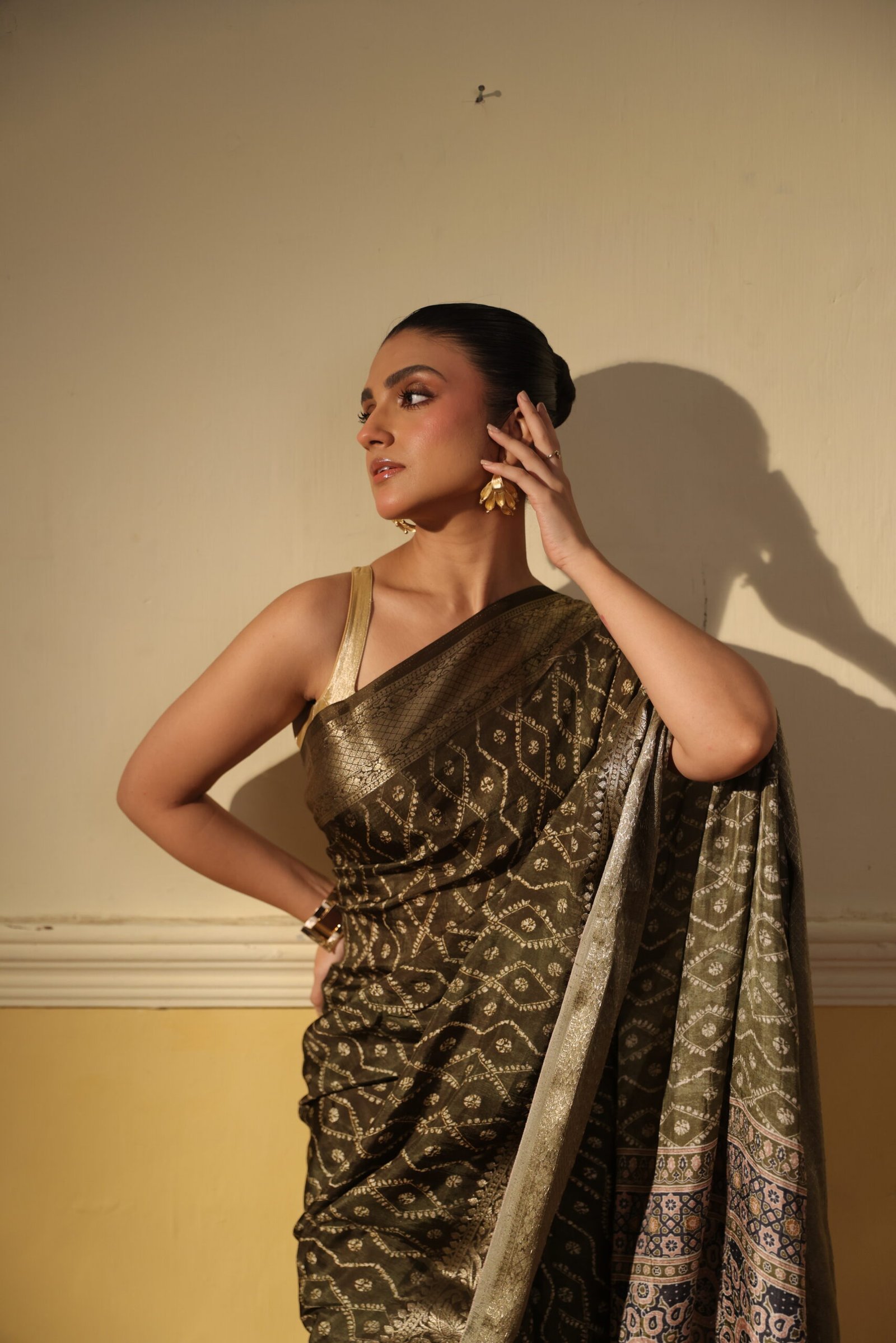 Mendhi green overall ajrakh maheshwari silk saree with brocade border & blouse with tassels - Image 6