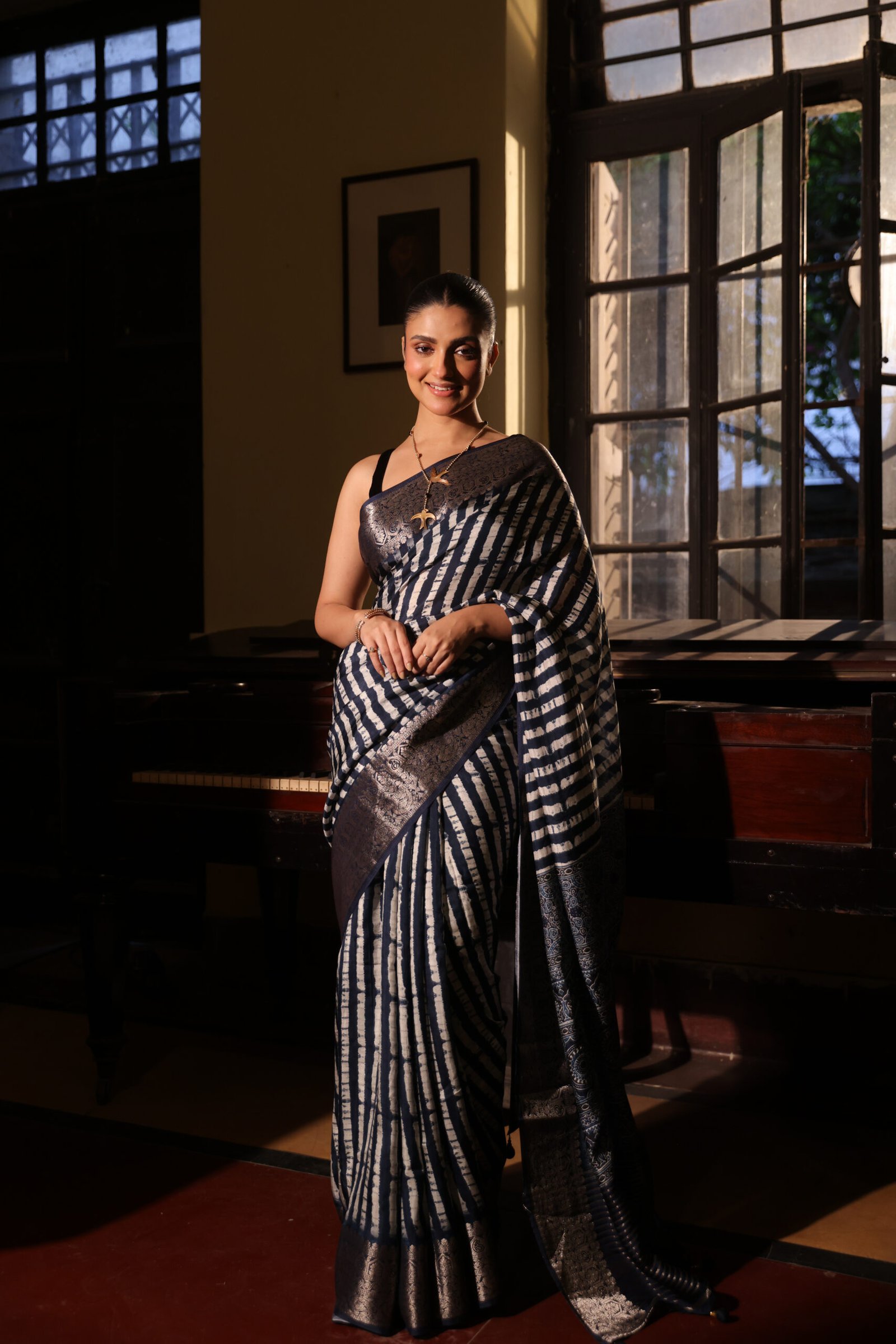 Indigo stripes leheriya maheshwari silk saree with brocade border & blouse with tassels - Image 2