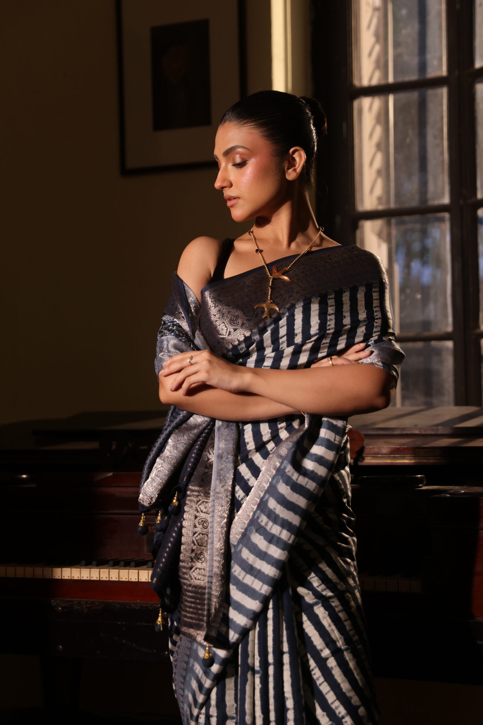 Indigo stripes leheriya maheshwari silk saree with brocade border & blouse with tassels