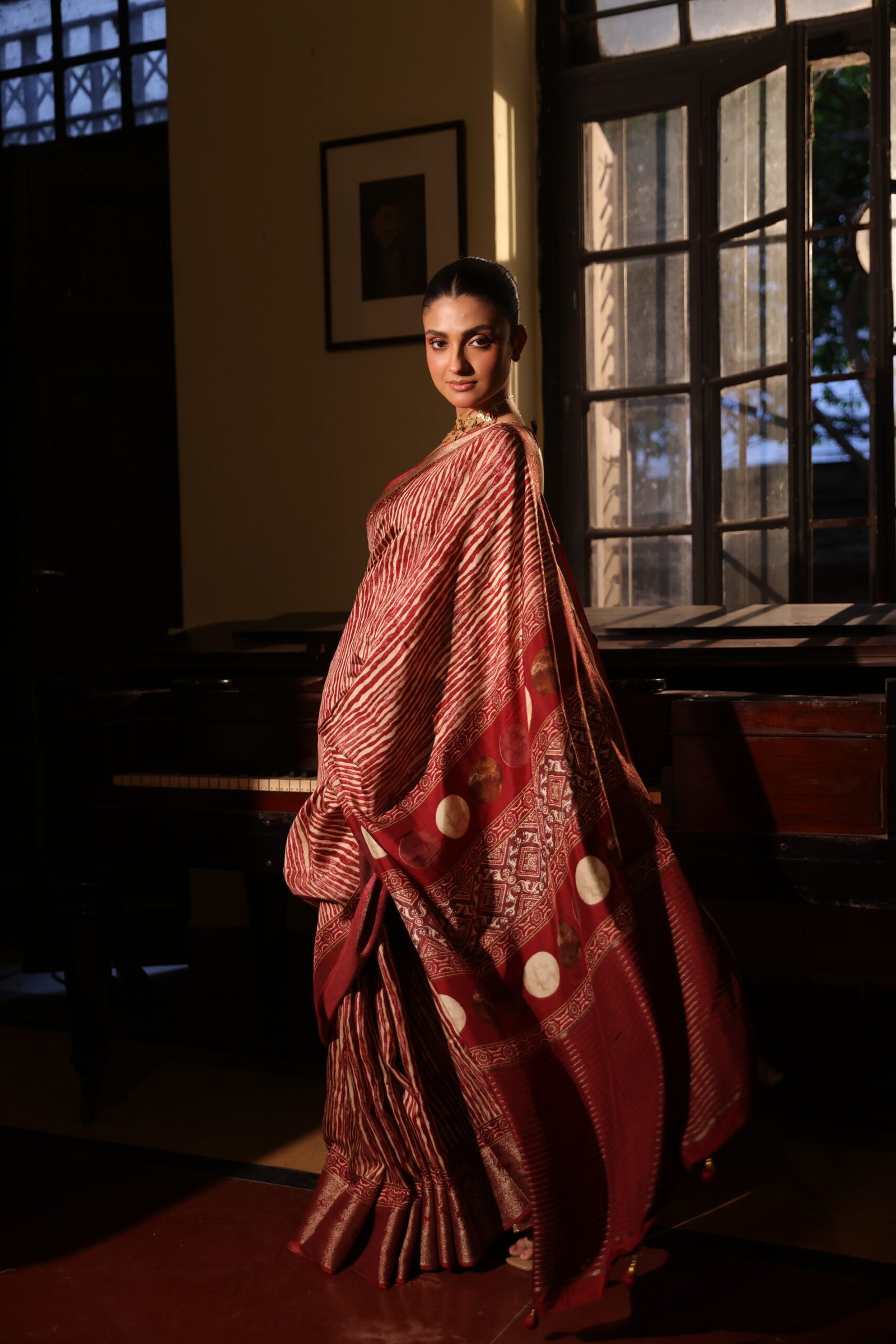 Maroon ajrakh maheshwari silk saree with brocade border & blouse with tassels - Image 5