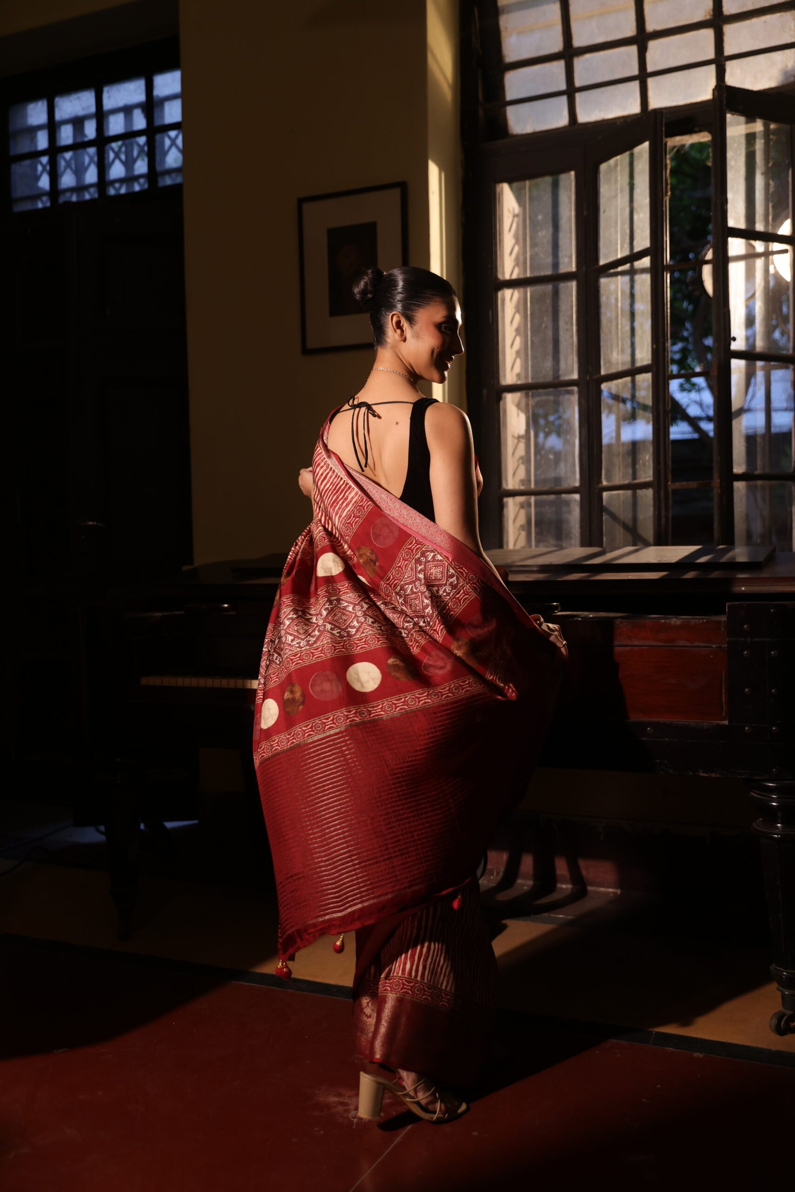 Maroon ajrakh maheshwari silk saree with brocade border & blouse with tassels - Image 3