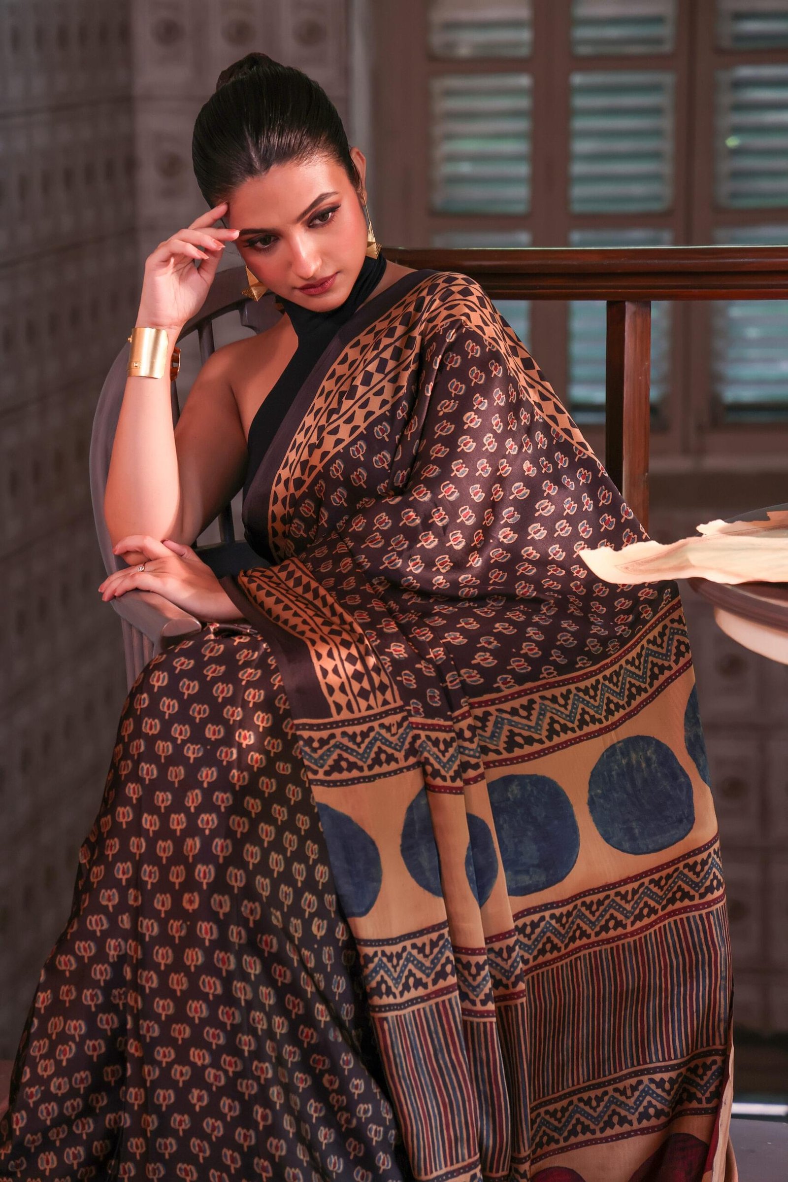 Black Lotus Ajarak Silk Blend Saree (with Tassels) - Image 4